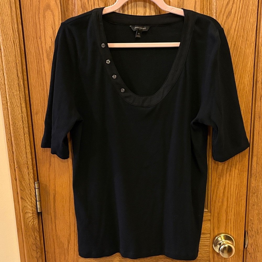 Banana Republic Black Short/Elbow Sleeve Ribbed T-Shirt